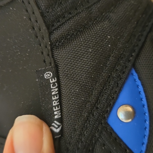 Boys snow boots size 10 toddler - Picture 2 of 6